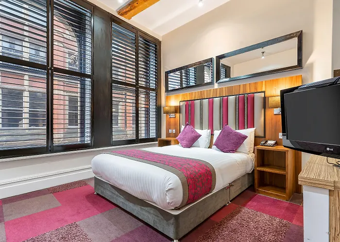 Aparthotel Roomzzz 4*