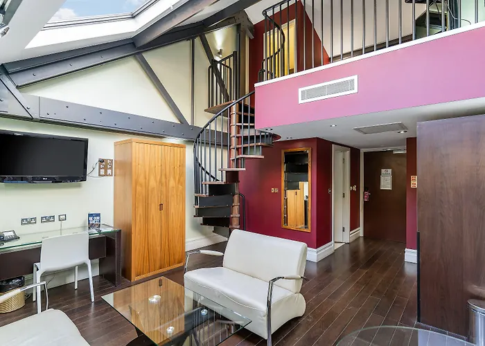 Roomzzz Aparthotel Manchester