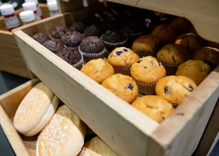 Hotel Express Centre Arena By Ihg 3*