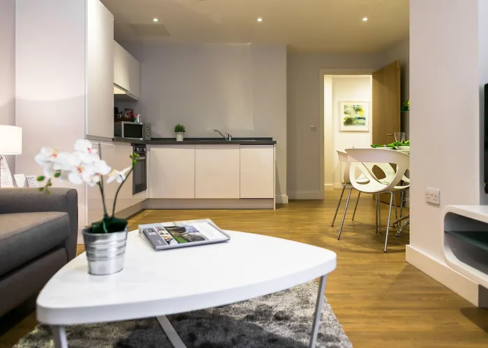 Cove Minshull Street 4*