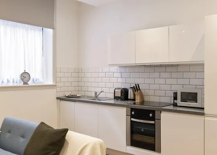 Cove Minshull Street Hotell 4*