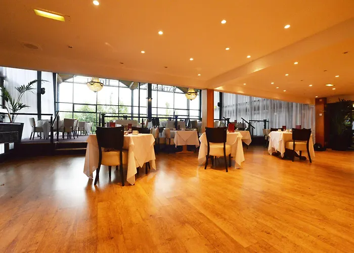 The Waterside And Leisure Club Hotel