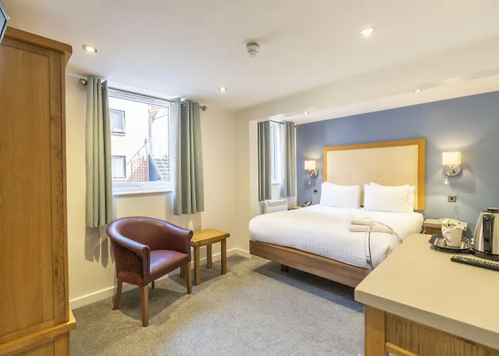 The Waterside And Leisure Club Hotel