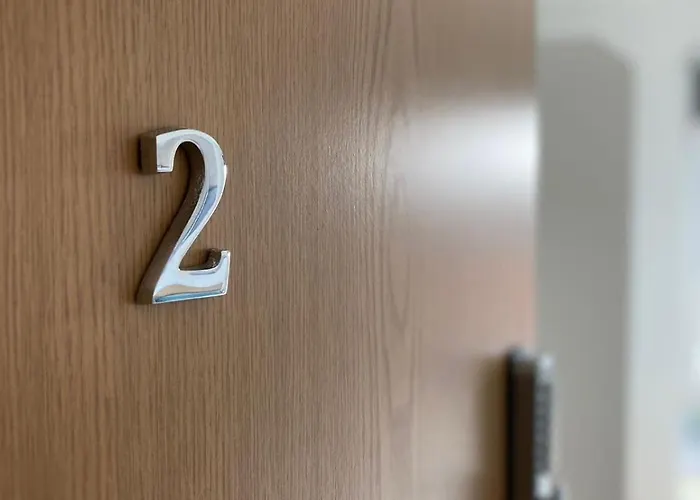 Fresh Private In Shared 2 Bed Flat Camp Street *