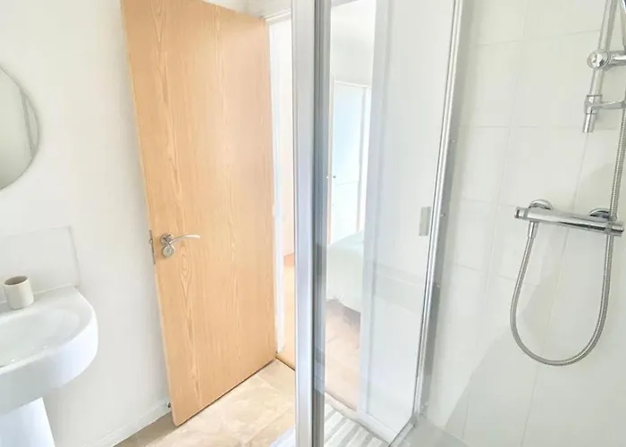 Δωμάτια σε οικογενειακή κατοικία Fresh Private In Shared 2 Bed Flat Camp Street Μάντσεστερ