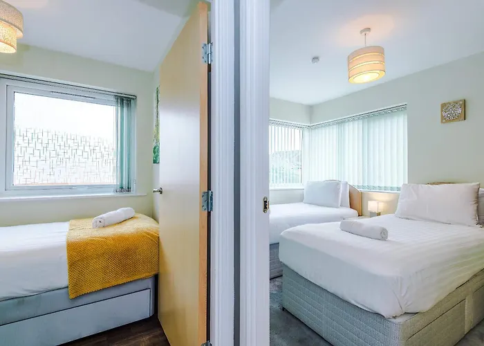 펜션 Large Townhouse By The Etihad & Coop Live Arena With Free Parking