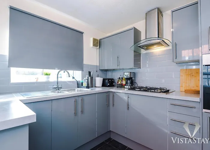 Cosy 3bdr House By Vista Short Lets & Serviced With Ps4 And Parking Ferienhaus *