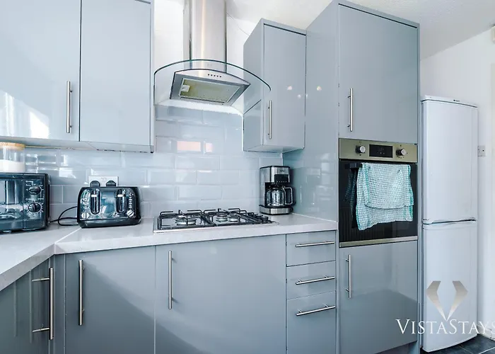 Cosy 3bdr House By Vista Short Lets & Serviced With Ps4 And Parking Ferienhaus Manchester