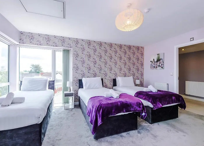 Large Townhouse By The Etihad & Coop Live Arena With Free Parking 맨체스터