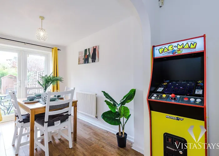 Cosy 3bdr House By Vista Short Lets & Serviced With Ps4 And Parking Ferienhaus Manchester