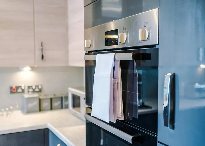 펜션 Large Townhouse By The Etihad & Coop Live Arena With Free Parking