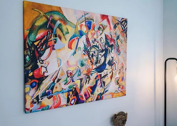 Large Townhouse By The Etihad & Coop Live Arena With Free Parking *