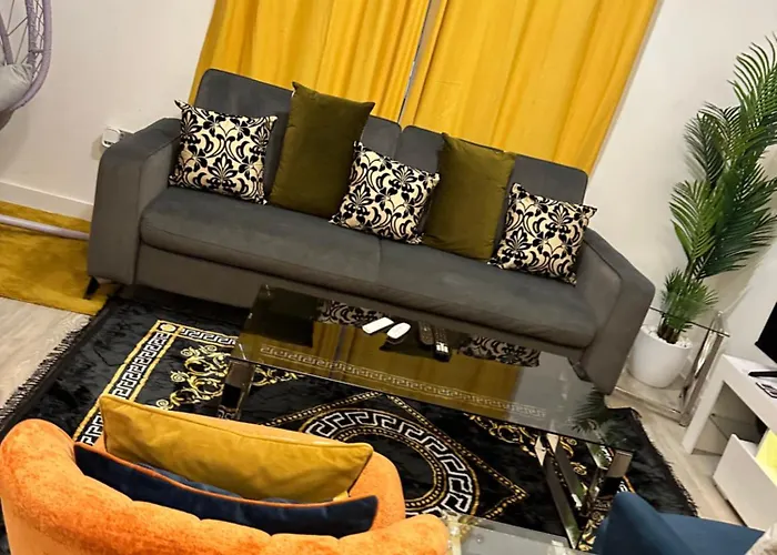 Villa Mega7 Spacious 2bedroom Apartment, 2 Bathrooms, Balcony&secure Parking *