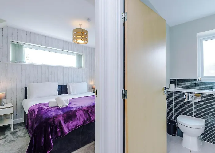 펜션 Large Townhouse By The Etihad & Coop Live Arena With Free Parking