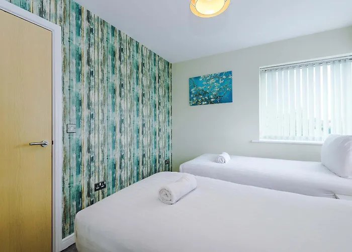 Large Townhouse By The Etihad & Coop Live Arena With Free Parking * 맨체스터