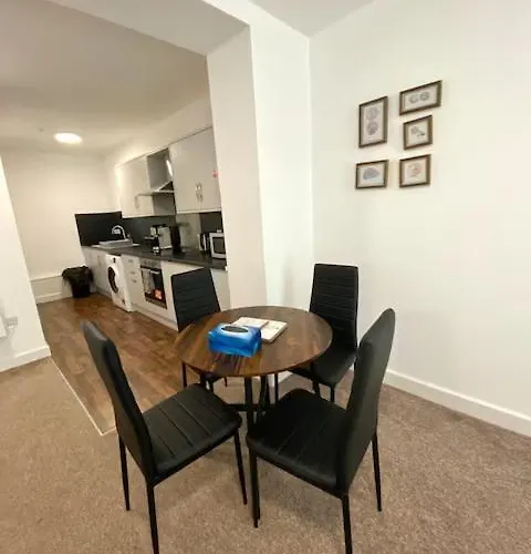 Διαμέρισμα The Failsworth Collection - Stylish With Free Parking