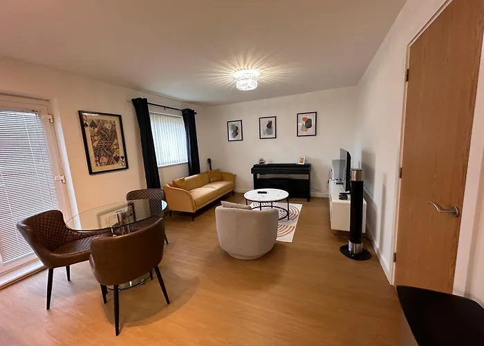 아파트 Centrally Located Modern 2 Bedroom Apartment, Minutes Walk To Ao Arena *