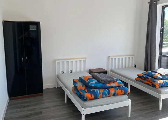 公寓 2-bed Sleeps 5 - Free Parking - Balcony