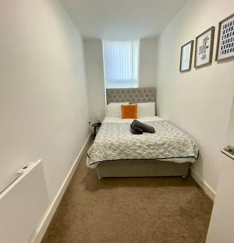 Daire The Failsworth Collection - Stylish With Free Parking *