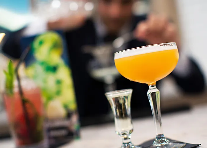 홀리데이 인 - 시티 센터 호텔 4*