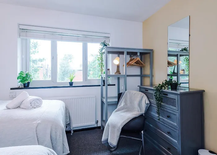 Stylish - 5g Wifi - Free Off-road Parking - Sleeps 7