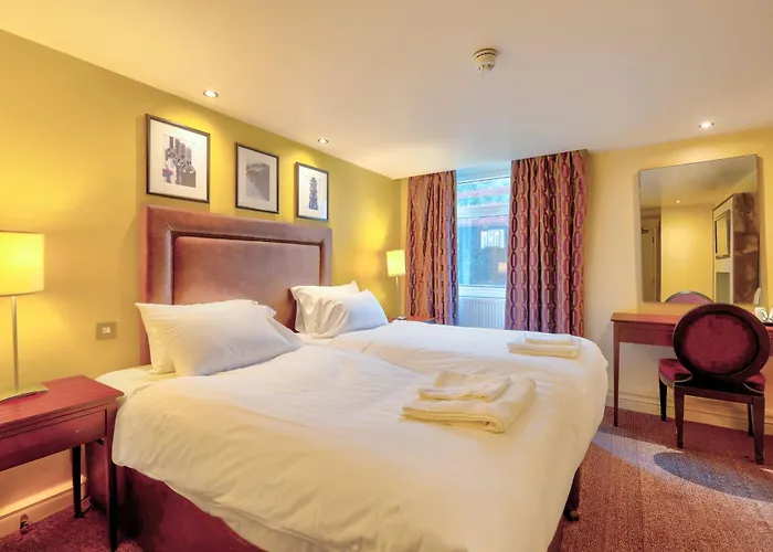 Airport By Dancenter Hotel