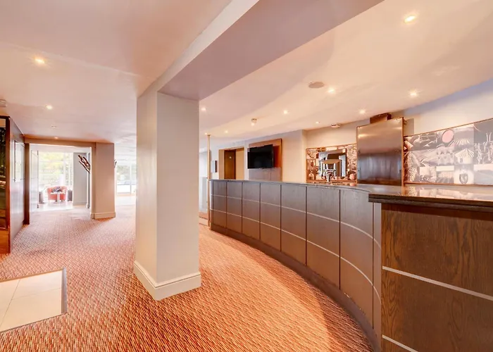 Airport By Dancenter Hotel