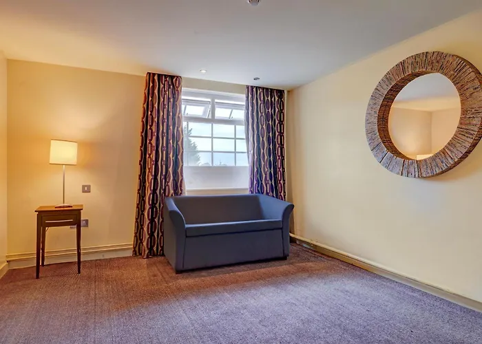 Hotel Airport By Dancenter Manchester