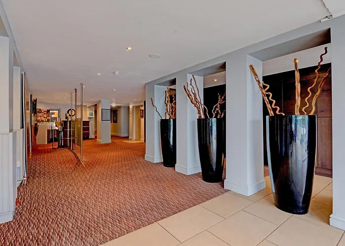 Airport By Dancenter Hotel