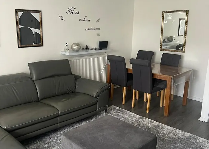 The Cosy Haven - 2 Bedroom House בית הארחה 3*