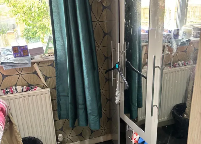 Female&family Single, Double And King Size With Shared Bathroom Habitación en casa particular Mánchester