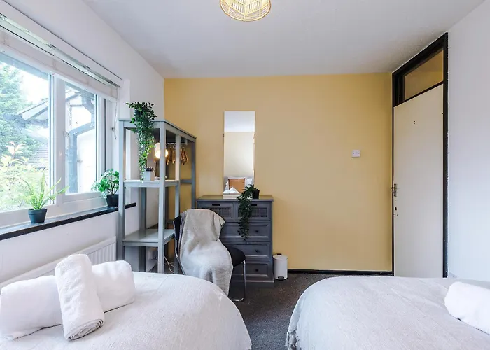 Dom wakacyjny Stylish - 5g Wifi - Free Off-road Parking - Sleeps 7 Manchester