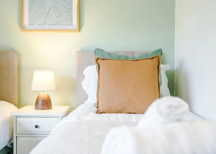 Stylish - 5g Wifi - Free Off-road Parking - Sleeps 7 Сasa de vacaciones