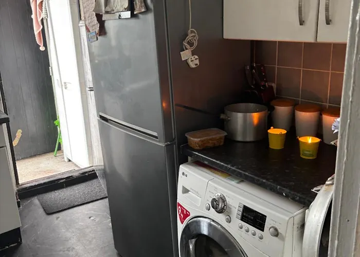 Female&family Single, Double And King Size With Shared Bathroom Habitación en casa particular