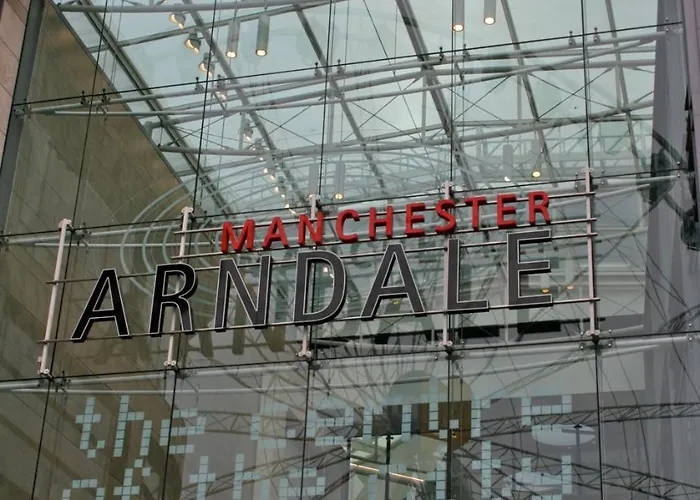 Home Near Etihad, Free Parking, Workplace & Garden Dom wakacyjny *