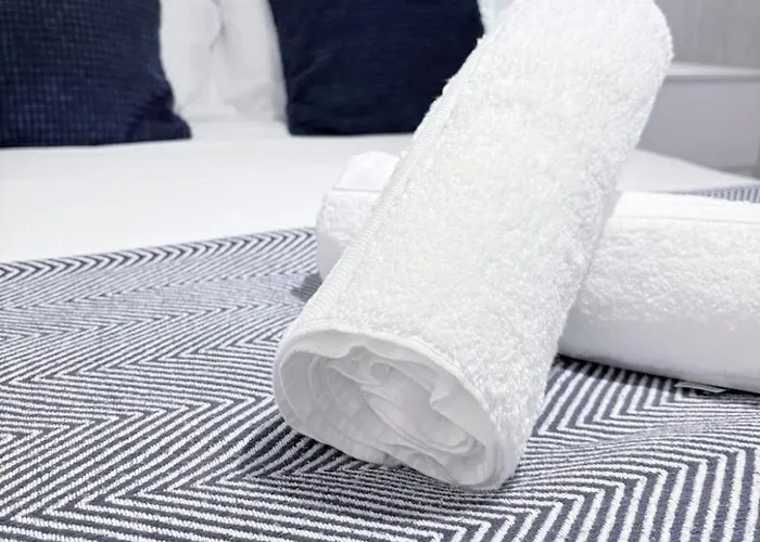 Cosy Nest - Coop Live & Etihad *