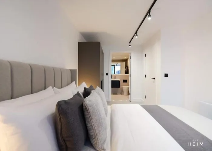 Solaro At The Heim * Mánchester