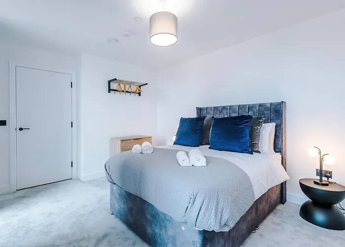 Stylish 2 Bed 2 Bath In