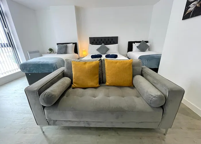 Quayside Living * Manchester