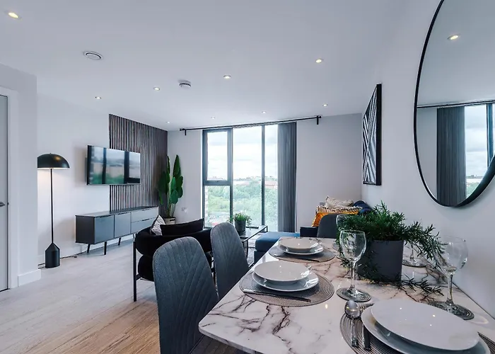 Luxury 1br Self Check-in 10mins To Centre 아파트