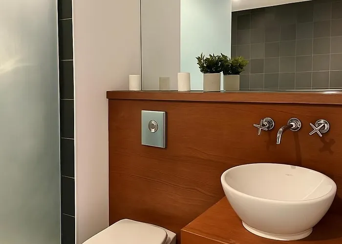 Lowry River Twin Balcony Deluxe * Manchester