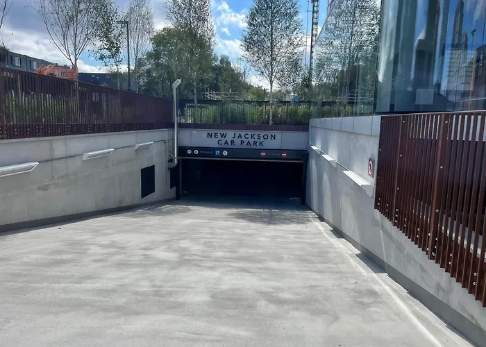 Modern 2 Bed Penthouse With Stunning Views In Center 아파트