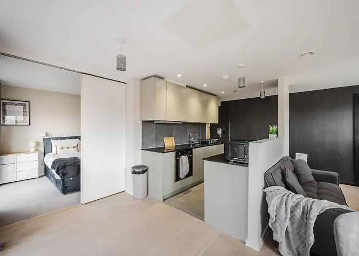 2 Bed Modern Flat, Castlefield, Citycentre, Parking, Self-checkin, Sleeps 4, Balcony, Wifi, Views Apartament