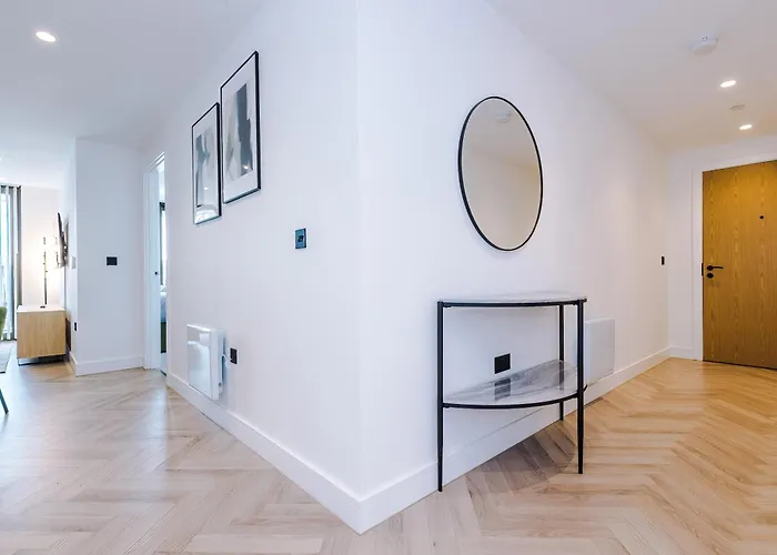 Stylish 2 Bed 2 Bath In *