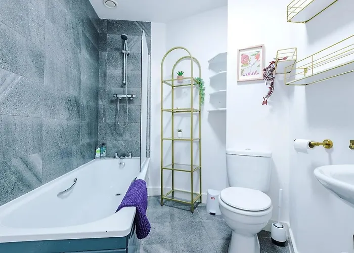 Quay House - Modern In Salford Apartment *