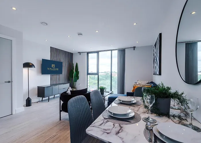 Luxury 1br Self Check-in 10mins To Centre 아파트