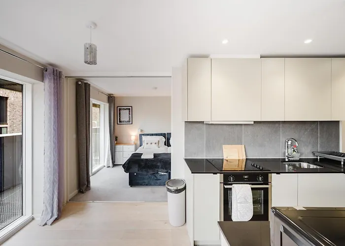 2 Bed Modern Flat, Castlefield, Citycentre, Parking, Self-checkin, Sleeps 4, Balcony, Wifi, Views * Manchester