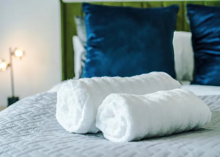 Stylish 2 Bed 2 Bath In Διαμέρισμα *