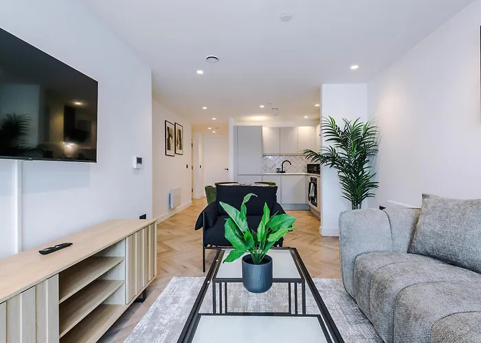 Stylish 2 Bed 2 Bath In *