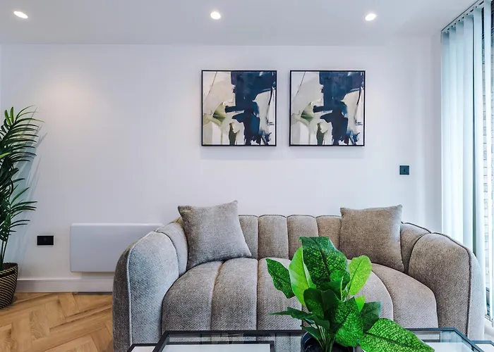 Stylish 2 Bed 2 Bath In * מנצ'סטר